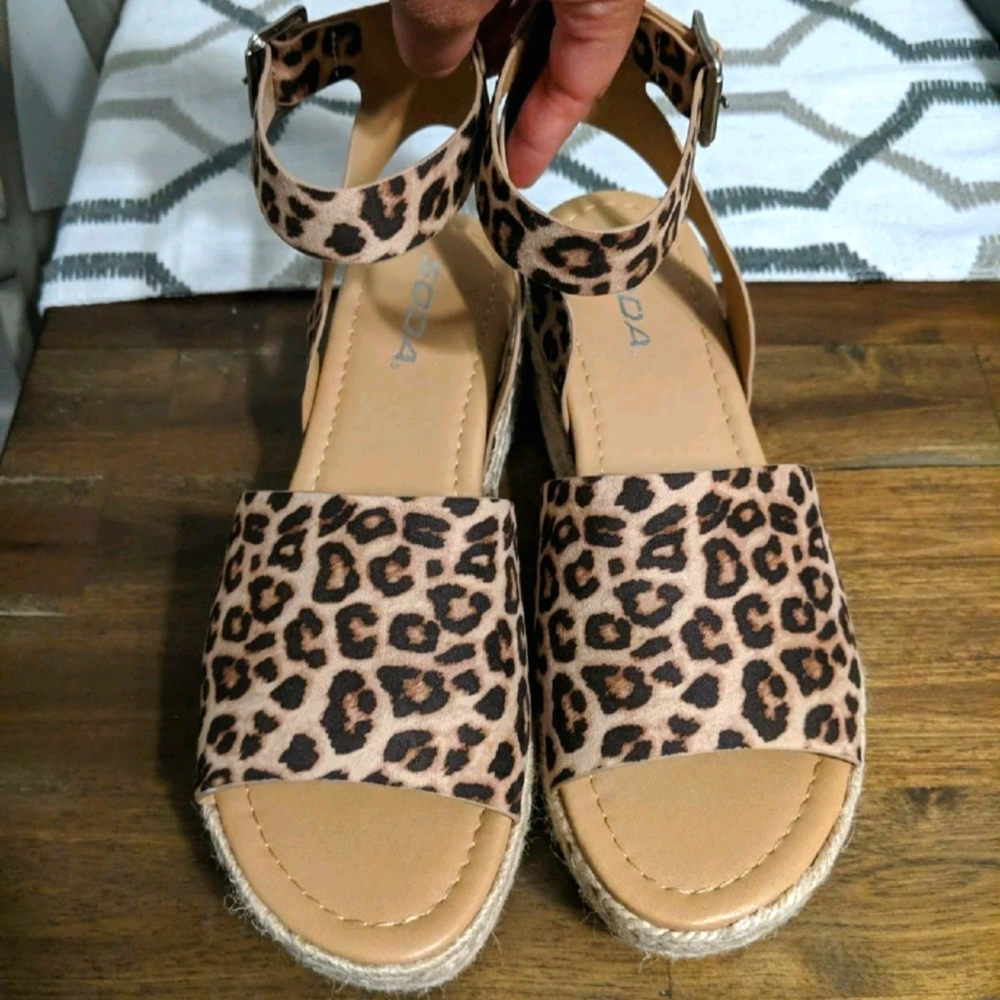 Sandals (Size 8)